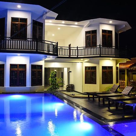 Aqua Glory Hotel Negombo Exterior foto